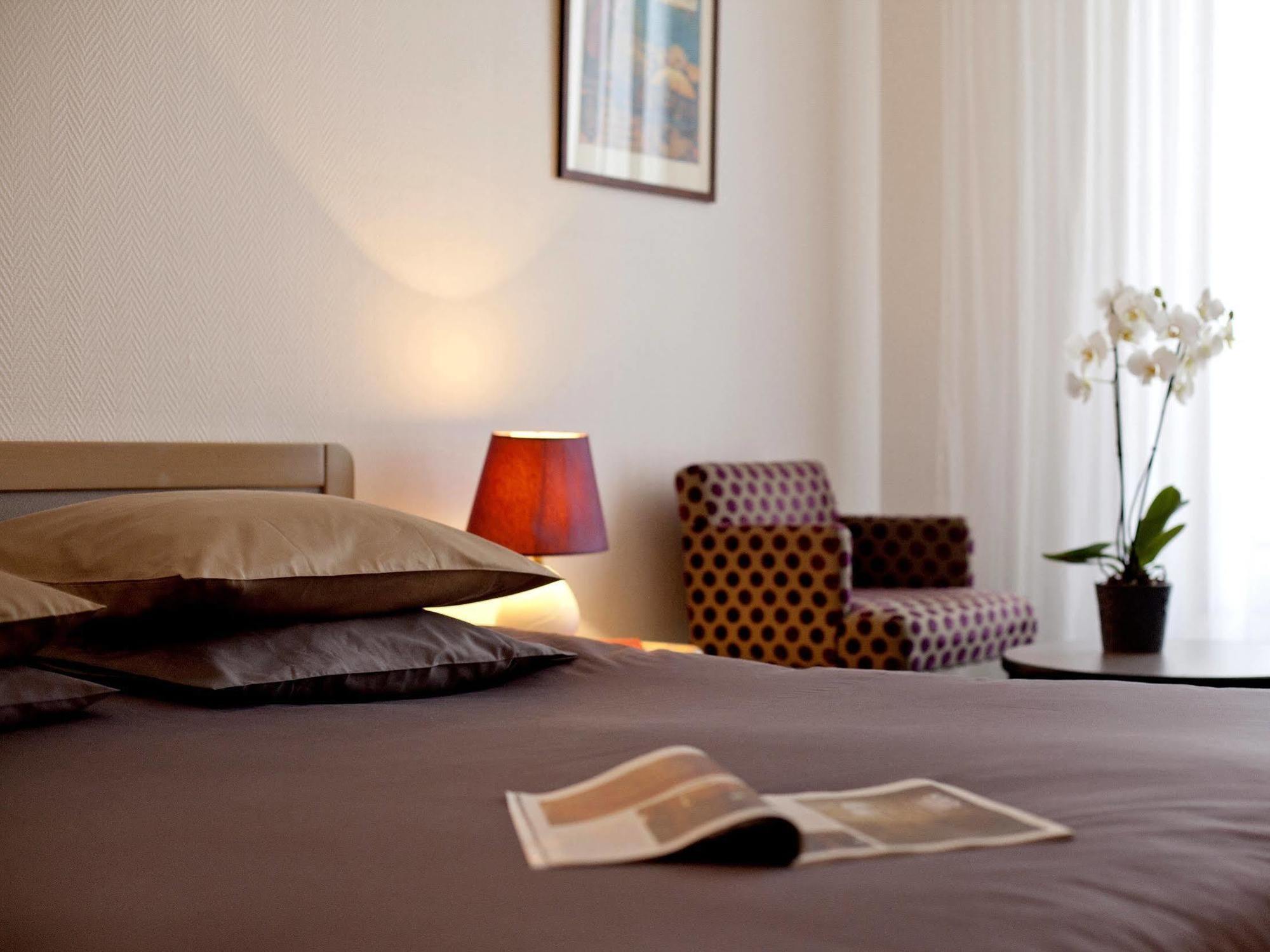 Logis Hotel Saint-Roch Pleumartin Εξωτερικό φωτογραφία